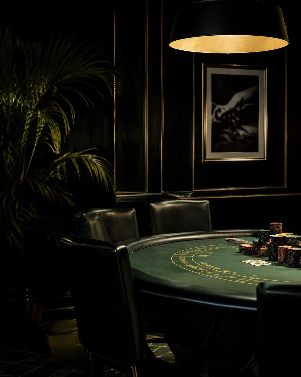 Gaming & casino